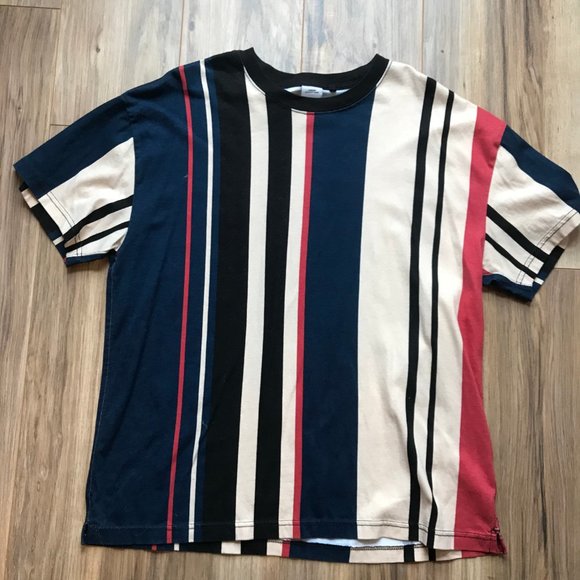 Urban Outfitters Other - Mens Urban Outfitters Vertical Striped t-shirt